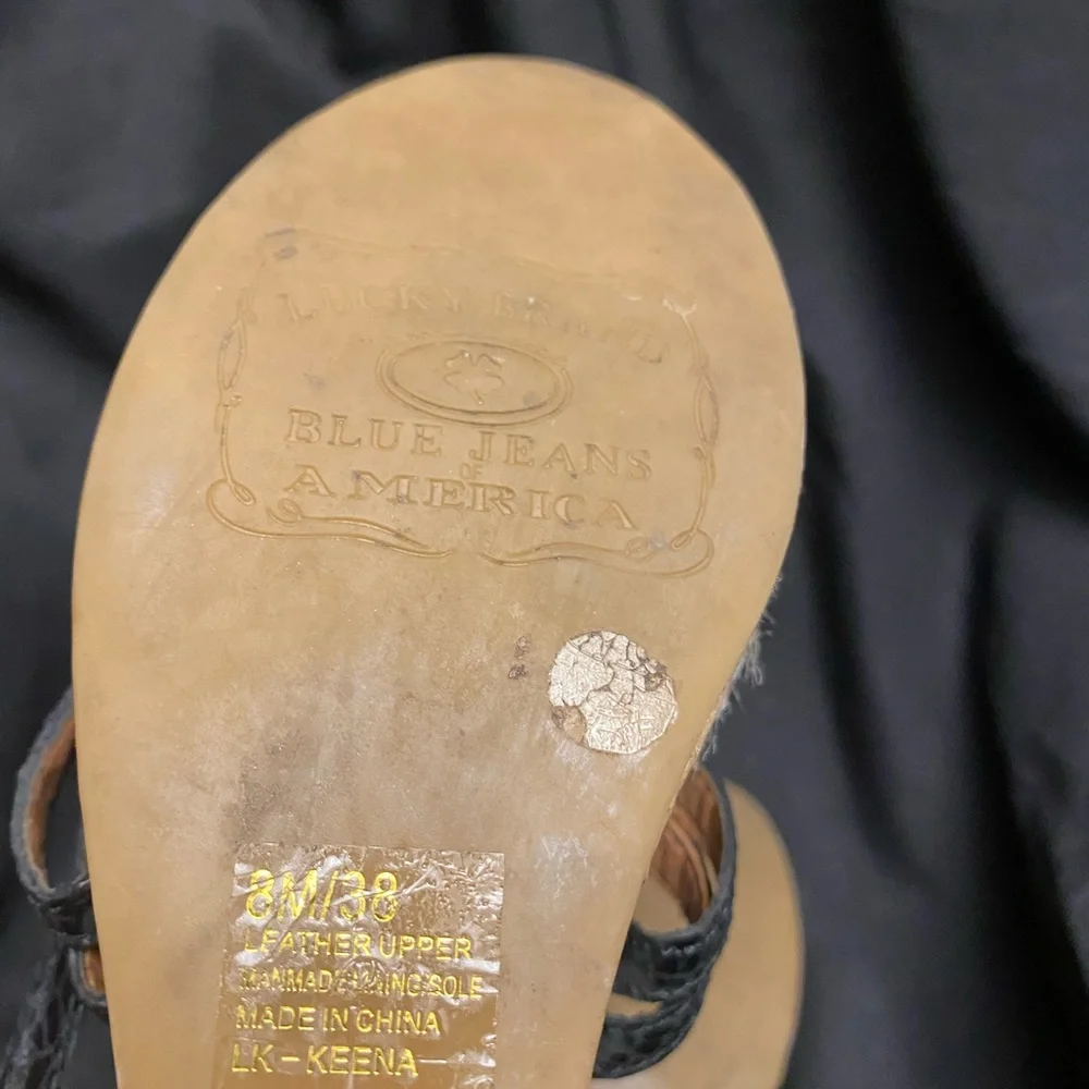 Lucky Brand-Black Strap, High Wedge-Size:8M‎